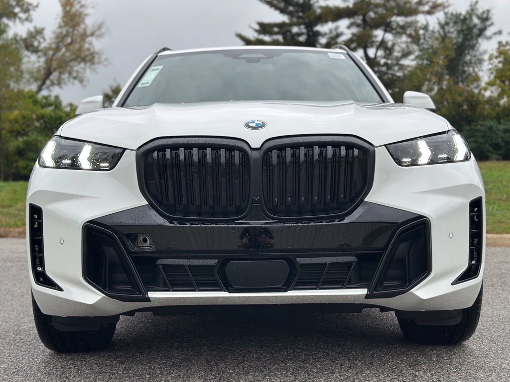 New 2026 Alpine White BMW xDrive40i image 2