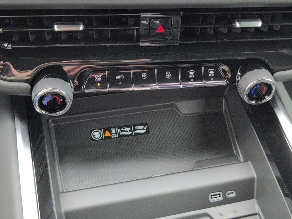 2026 Chevrolet Suburban RST - Photo 28