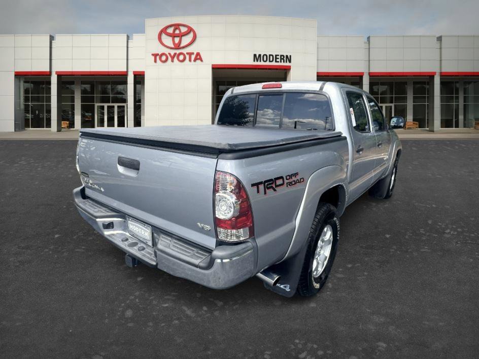 Used 2015 Silver Sky Metallic Toyota Base image 5