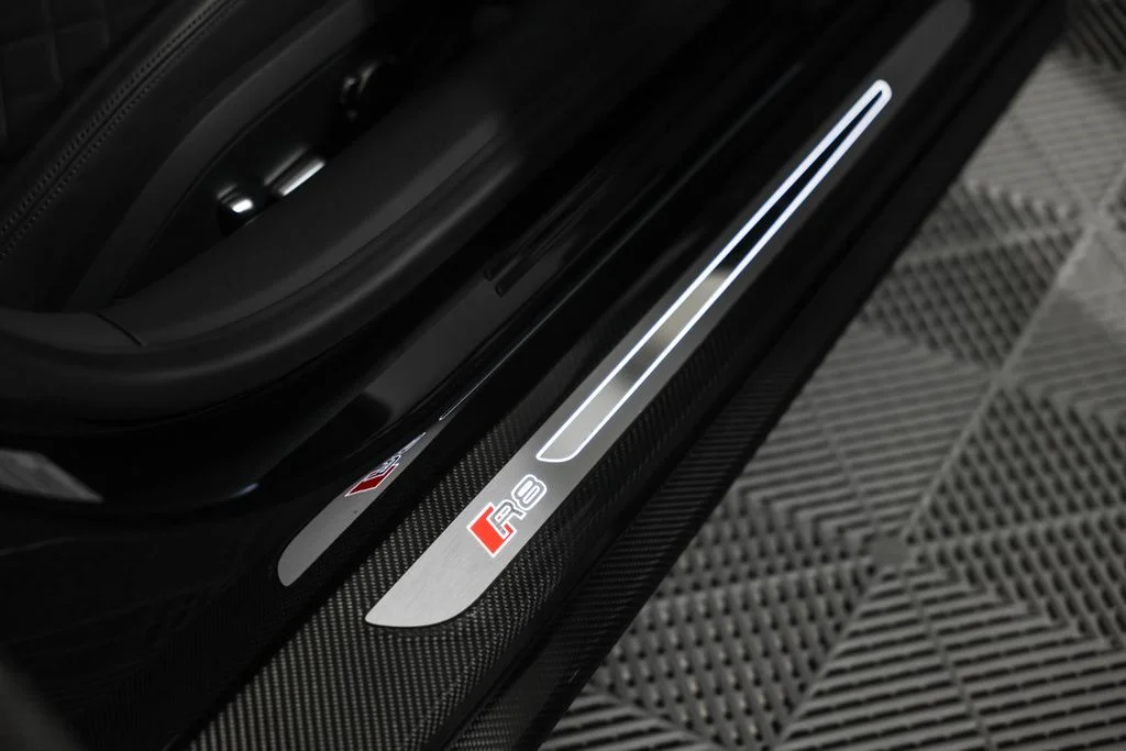 Used 2020 Black Audi V10 performance image 25