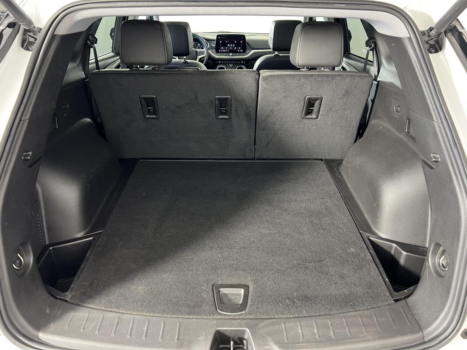 Used 2025 Summit White Chevrolet LT image 20