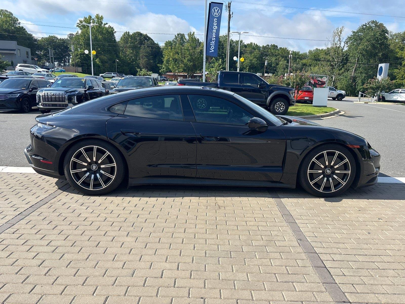 Used 2020 Jet Black Metallic Porsche 4S image 6
