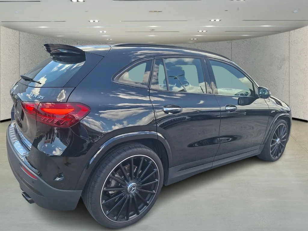 Used 2025  Mercedes-Benz GLA 35 AMG® image 4
