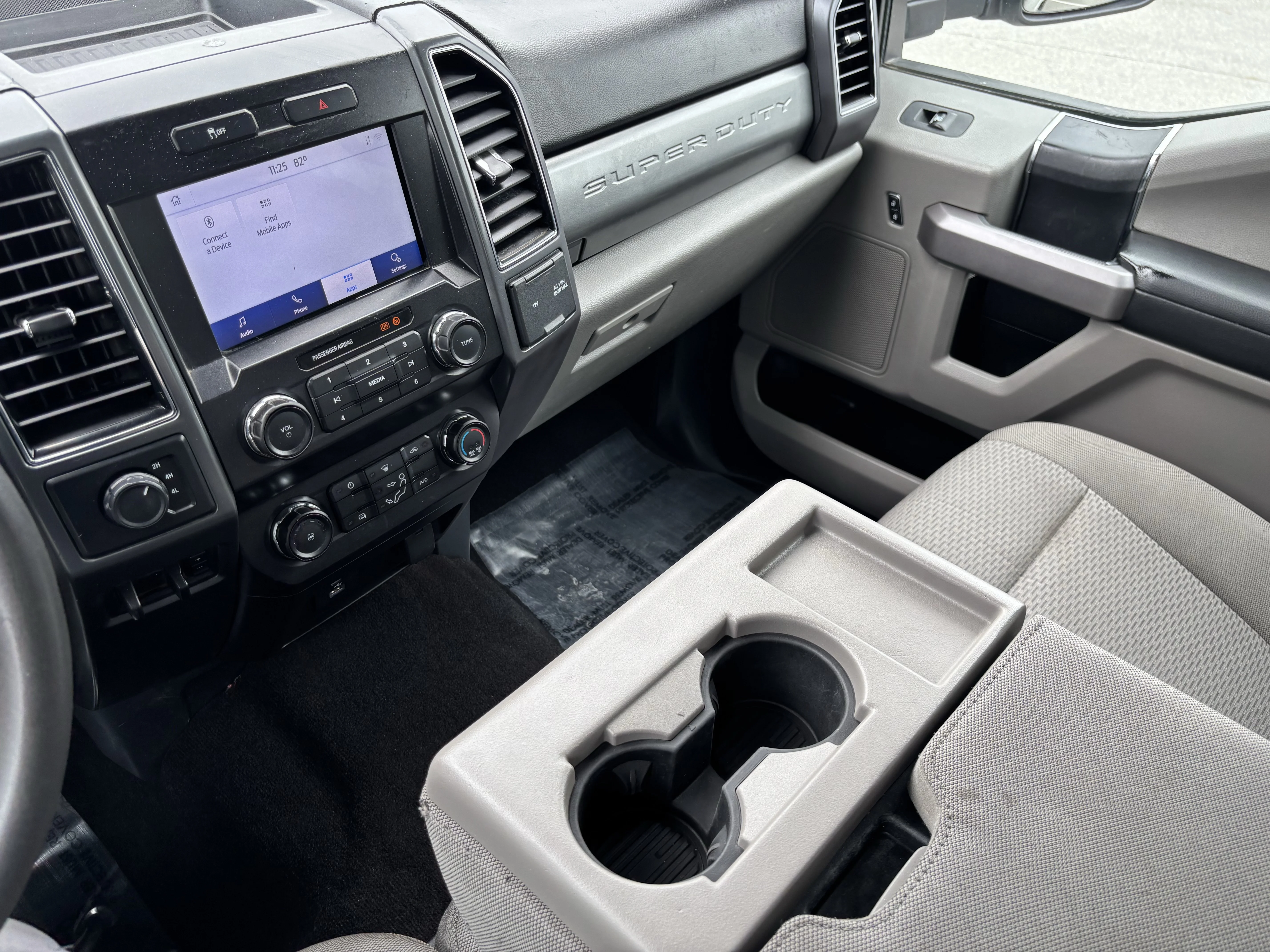 Used 2022 Oxford White Ford XLT image 57