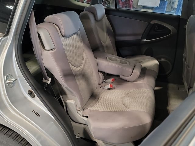 Used 2008 Classic Silver Metallic Toyota Base image 19