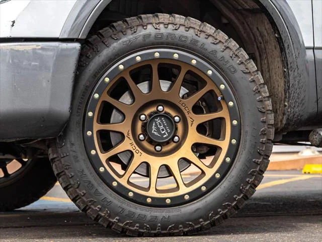 Used 2019 Silver Nissan PRO-4X image 6