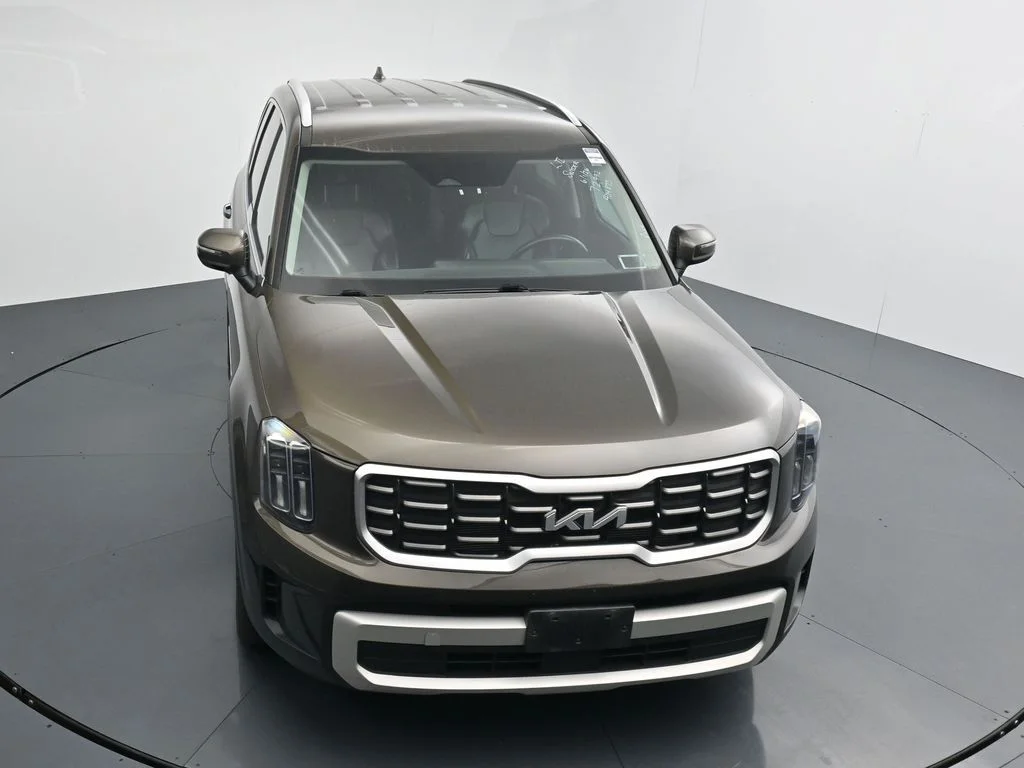 Used 2023 Green Kia S image 9