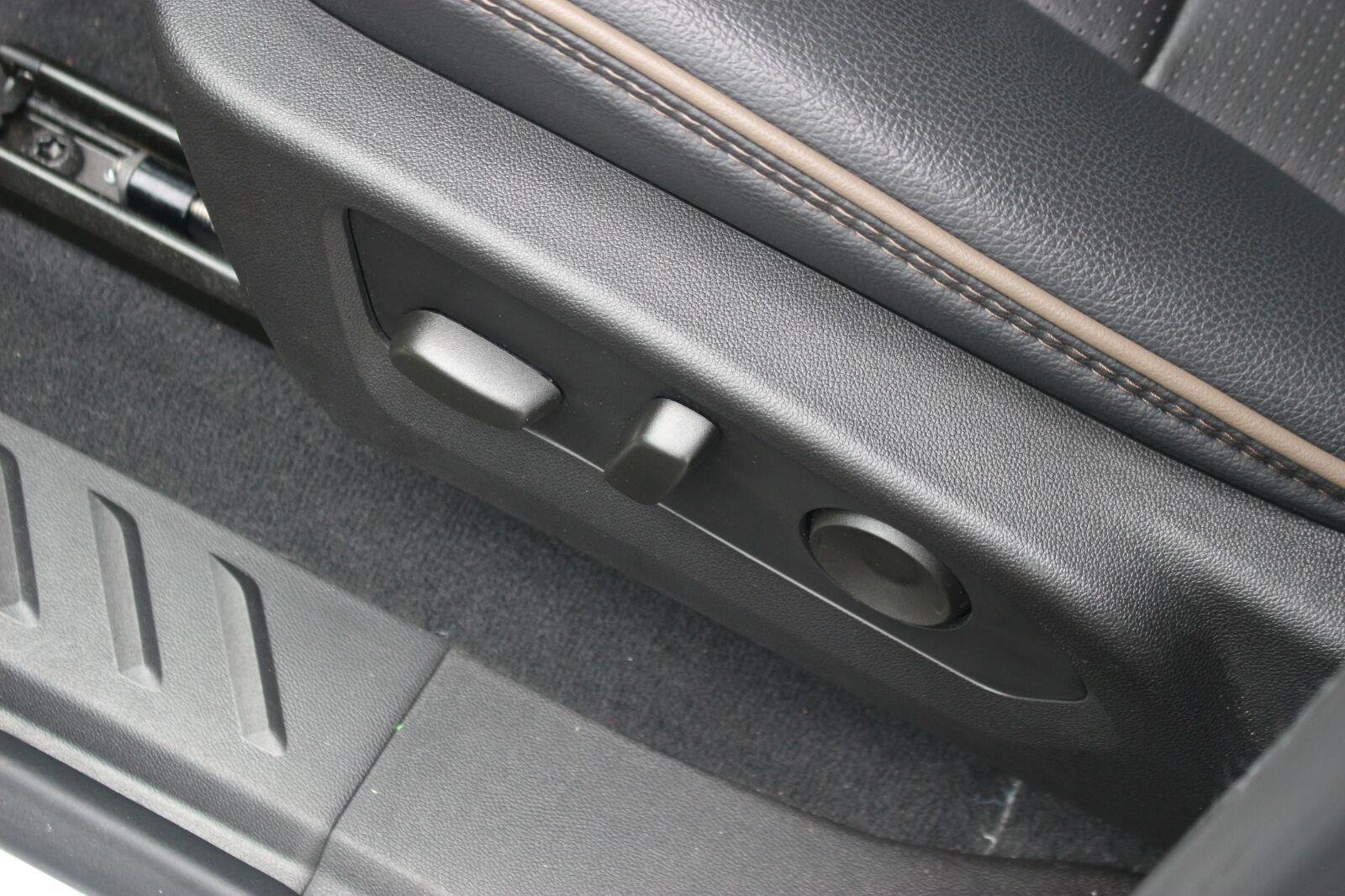 Used 2024 Summit White GMC Denali image 18