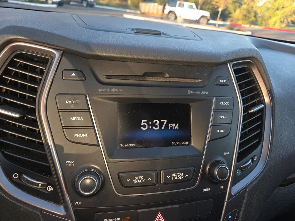 Used 2016 Black Hyundai SE image 18