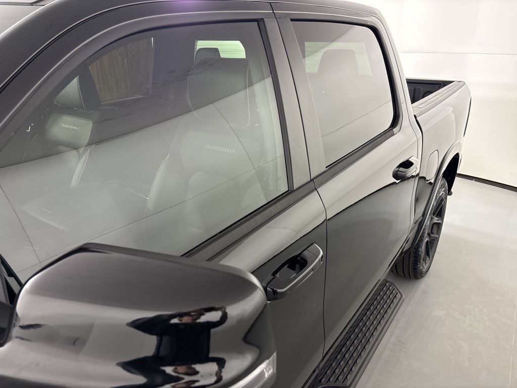 New 2026 Diamond Black Crystal Pearl-Coat Exterior Paint RAM Laramie image 12