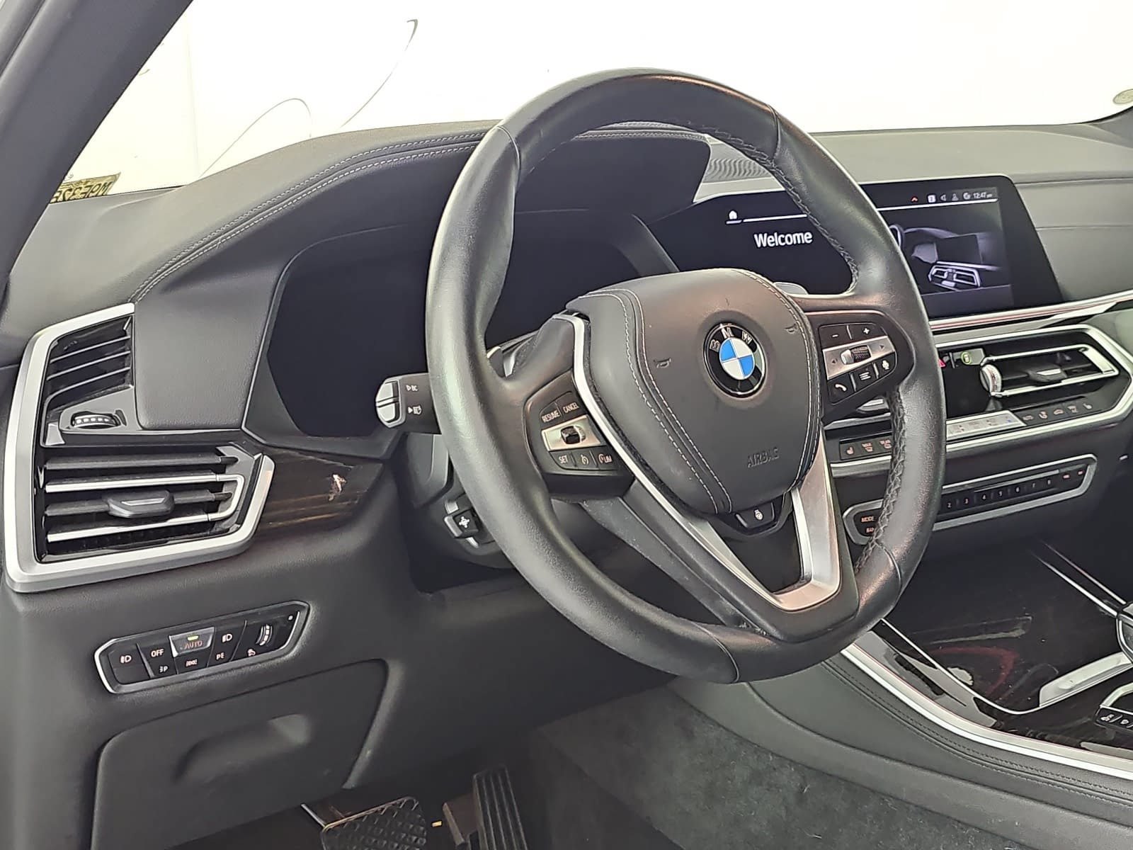 Used 2021 White BMW xDrive40i image 15
