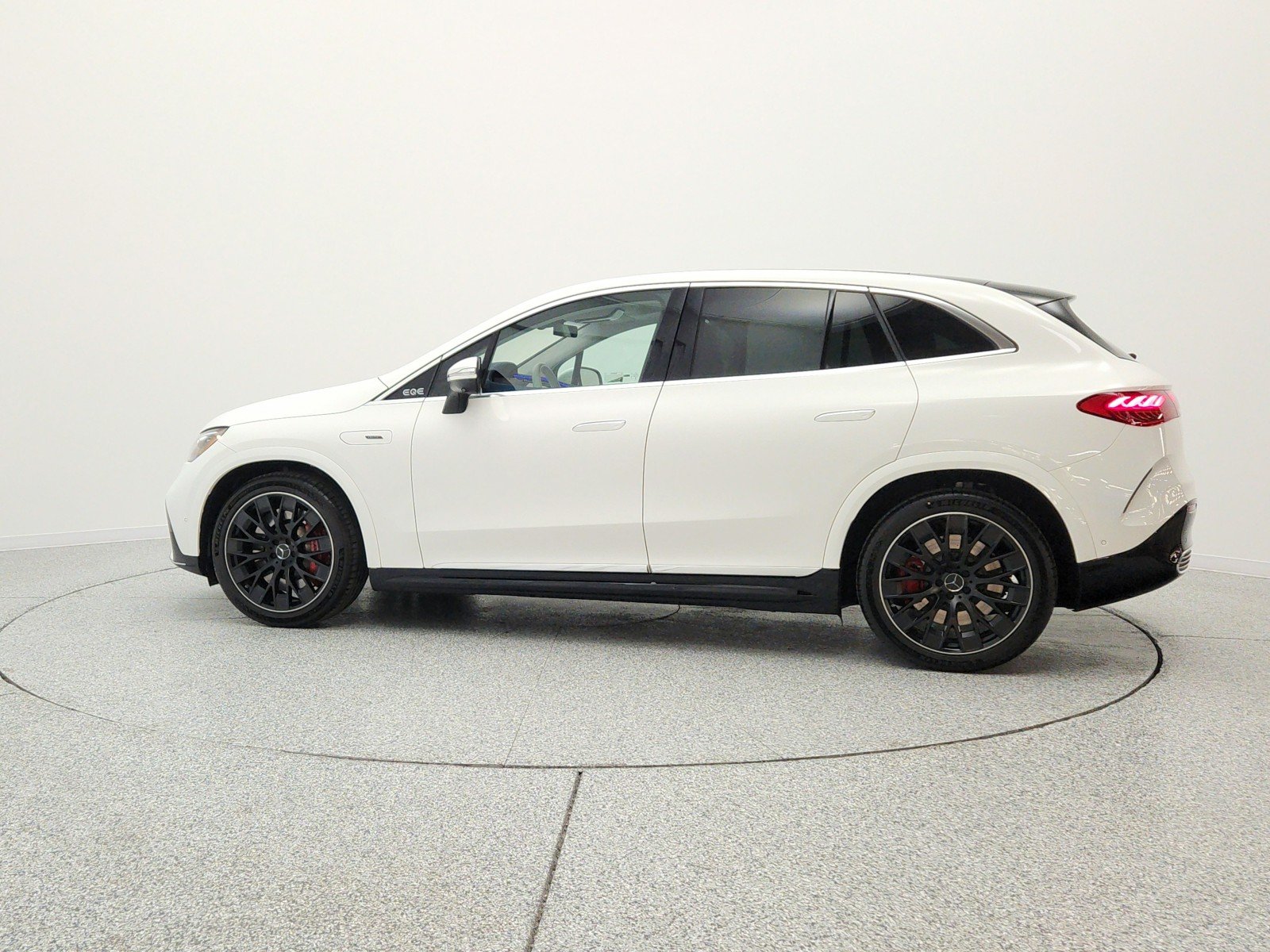 Used 2024 Polar White Mercedes-Benz AMG® EQE 4MATIC+ SUV image 8