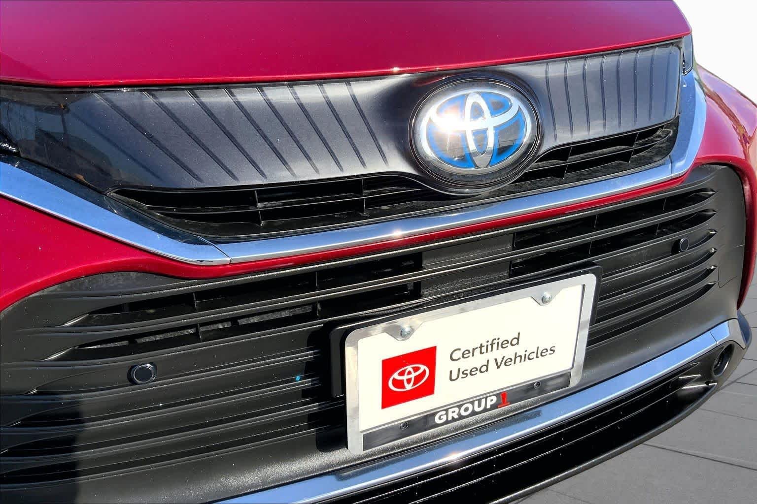 Used 2024 Ruby Flare Pearl Toyota XLE image 29