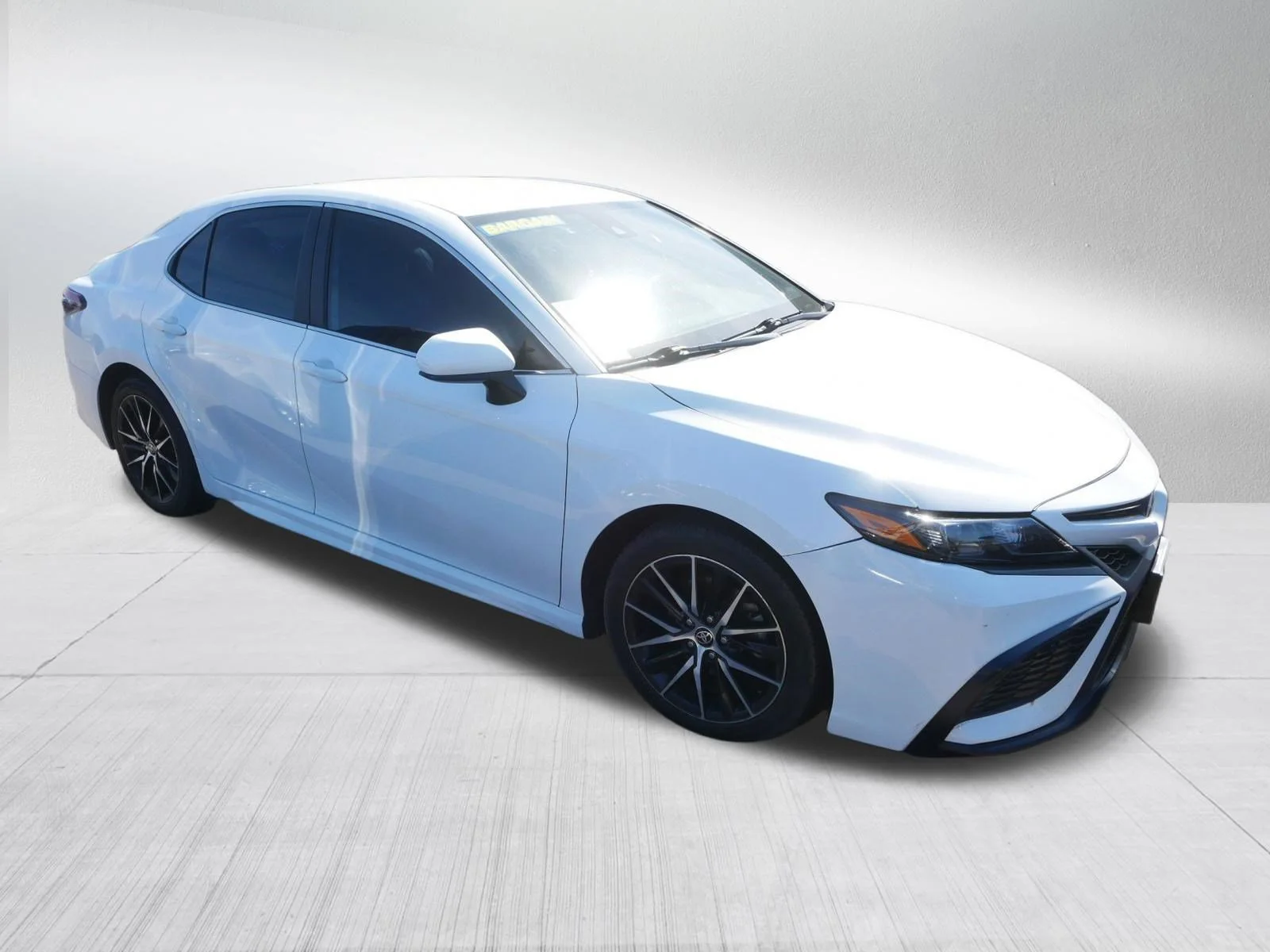 Used 2021 Toyota Camry SE with VIN 4T1G11AKXMU430775 for sale in Cambridge, Minnesota