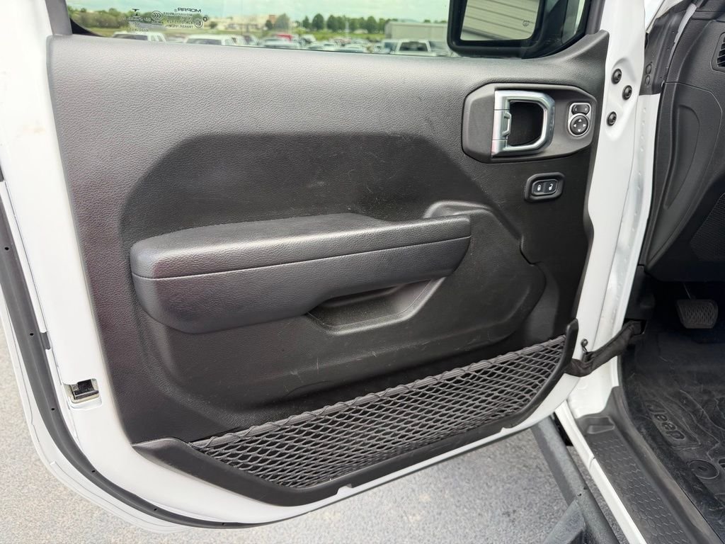 Used 2023 White Jeep Sport S image 11