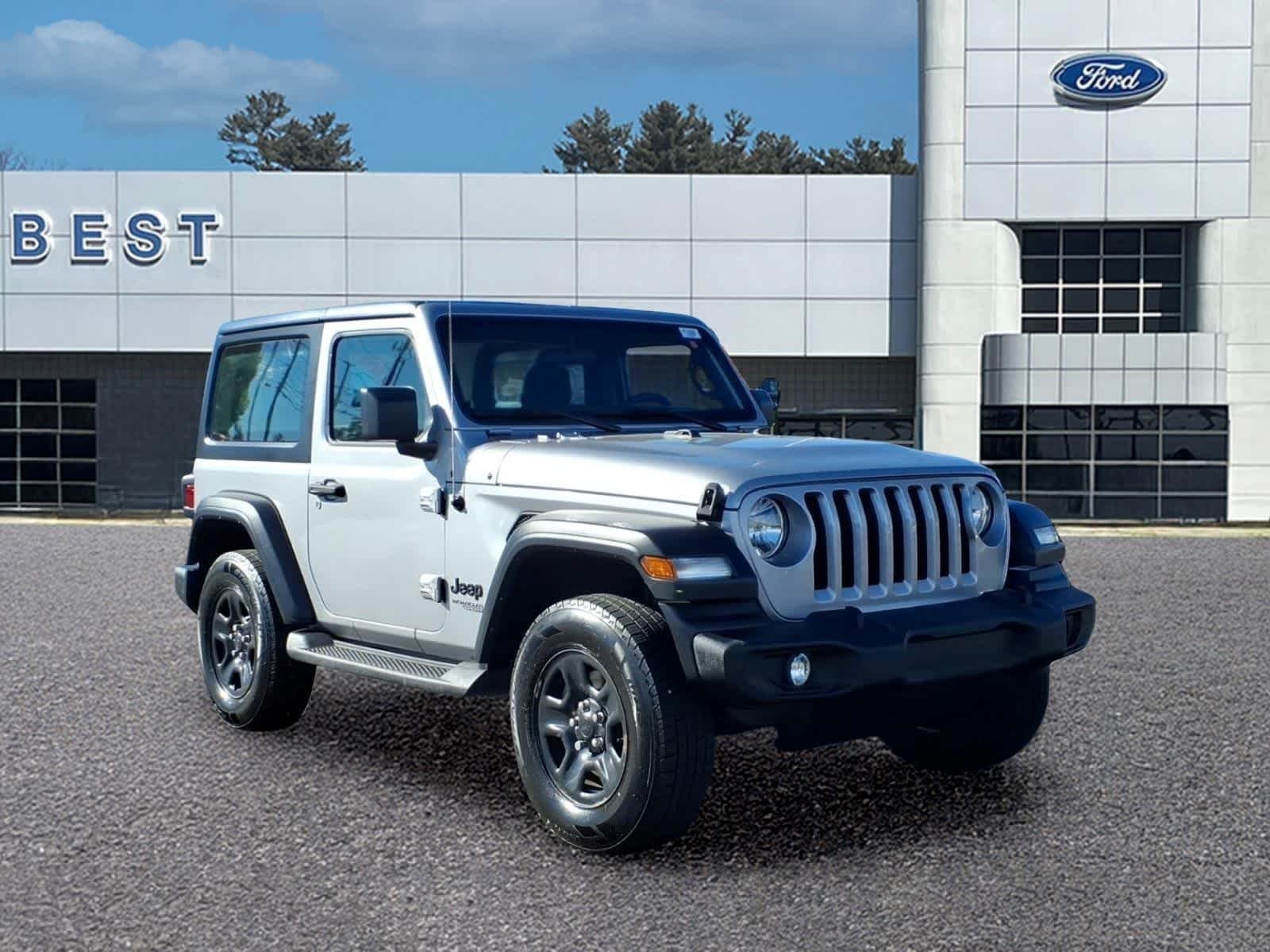 Used 2021 Billet Silver Metallic Clearcoat Jeep Sport image 12