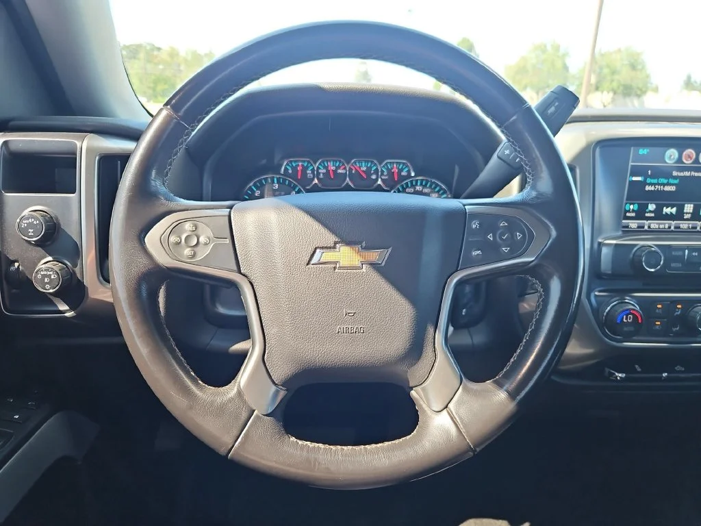 Used 2018 Summit White Chevrolet LT image 14