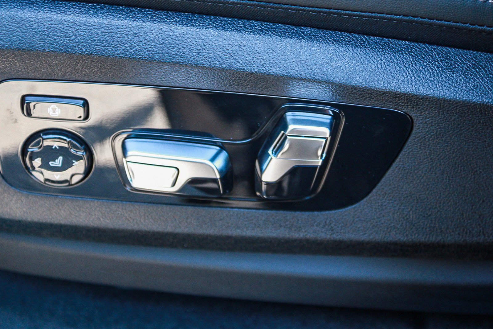 New 2026 Dravit Grey Metallic BMW xDrive40i image 21