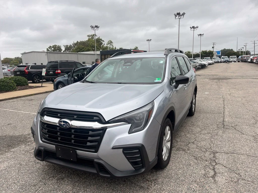 Used 2023 Silver Subaru Base image 7