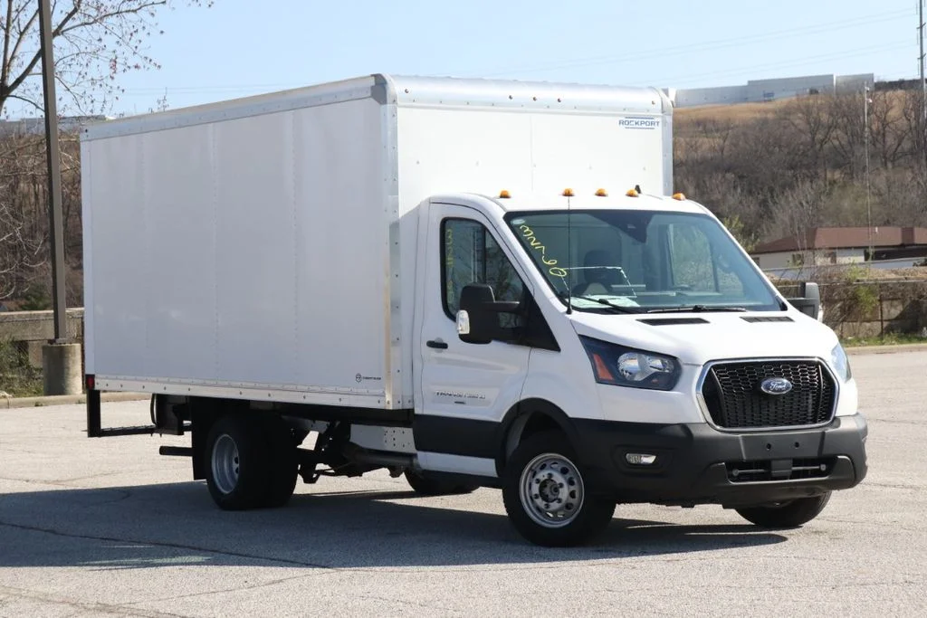 Used 2024 White Ford Base image 2