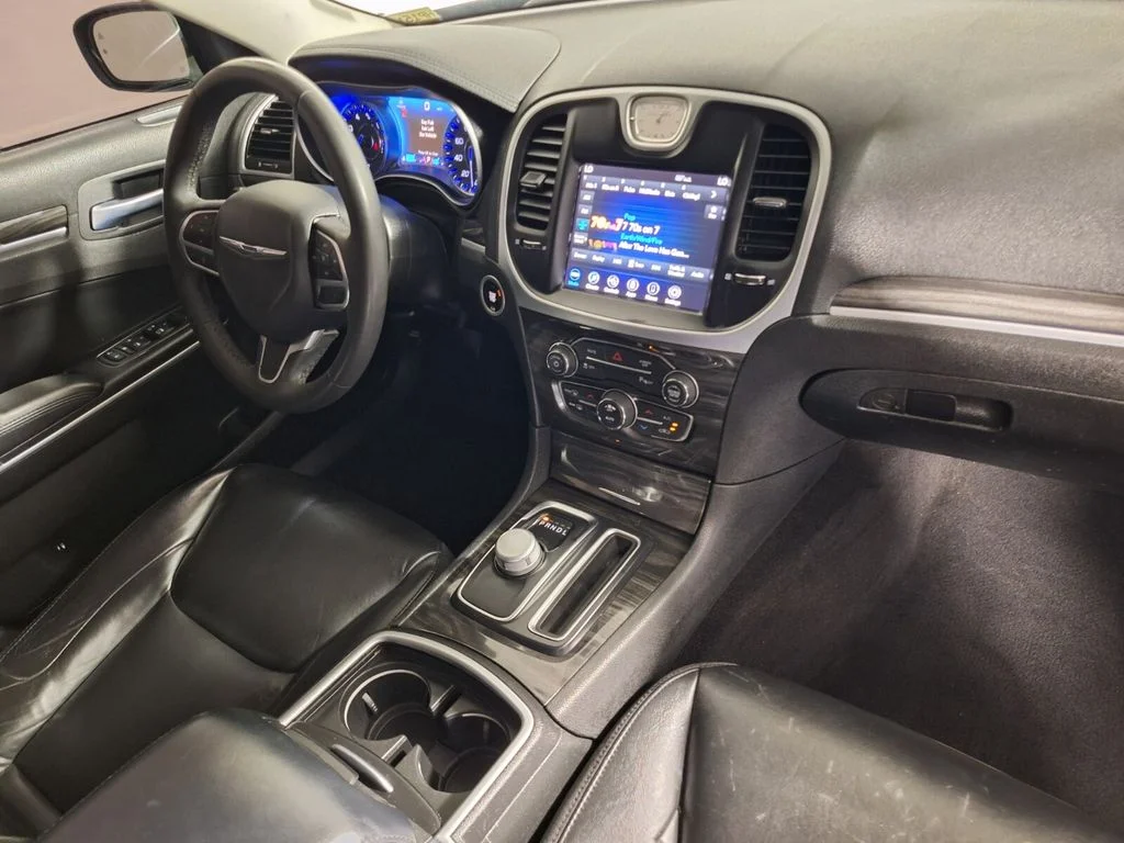 Used 2022 Gloss Black Chrysler Touring image 26