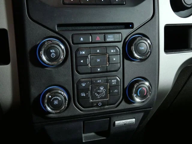 Used 2014 Blue Ford XLT image 21