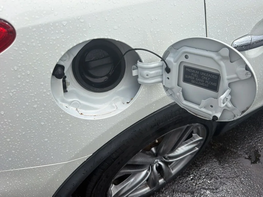 Used 2014 White INFINITI Journey image 47