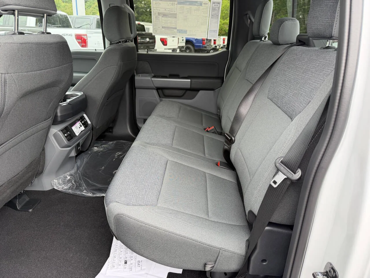 New 2026 Oxford White Ford XLT image 11