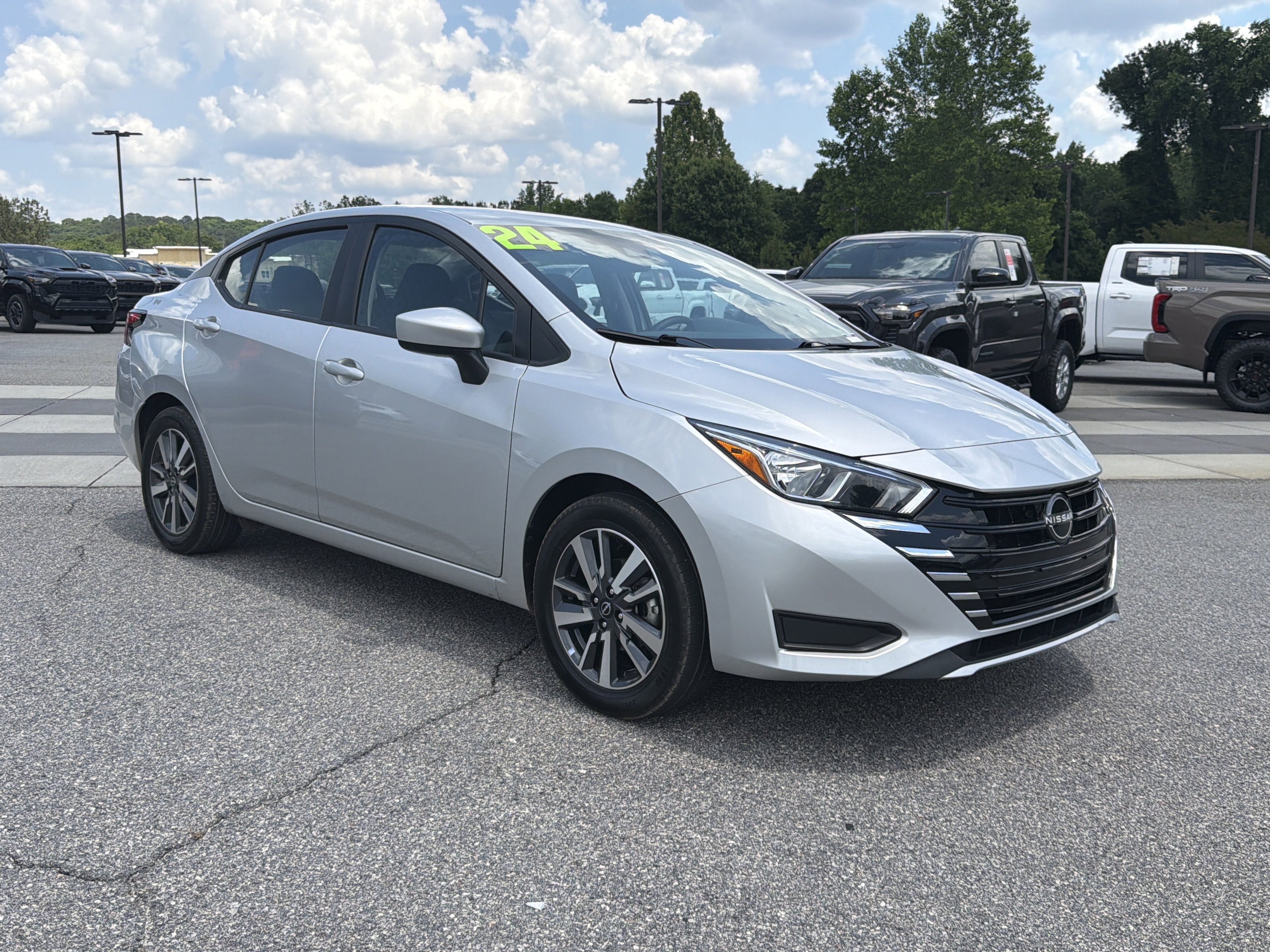 2024 Nissan Versa 1.6 SV CVT's photo