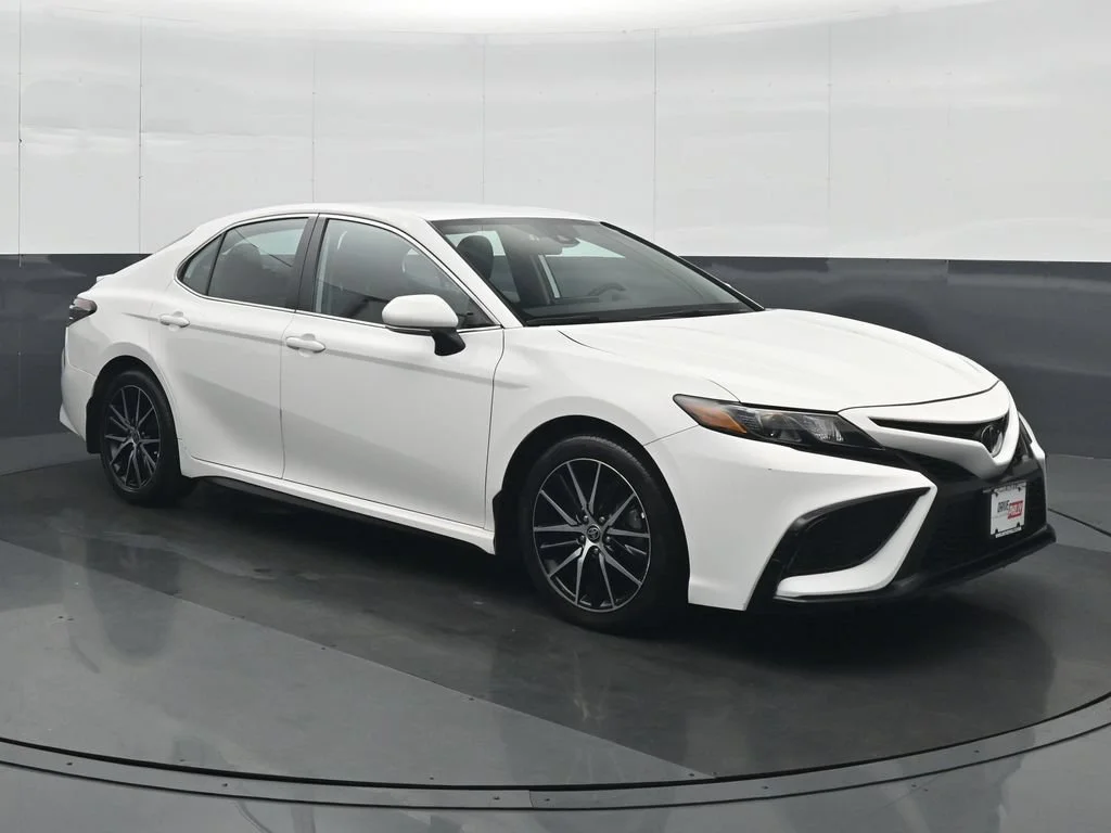 Used 2024 White Toyota SE image 9