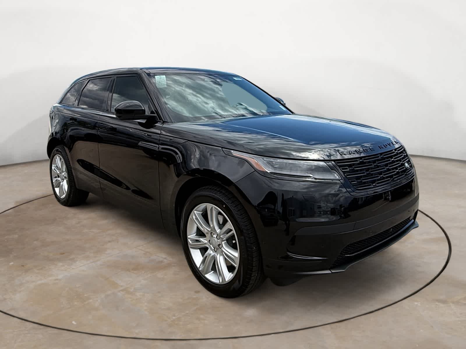 New 2026 Santorini Black Land Rover S image 7