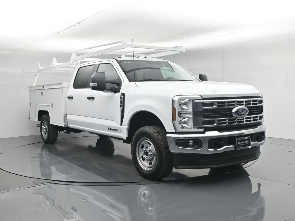 2026 Ford F-350 XL 4x4 Crew Cab 179-In SRW's photo