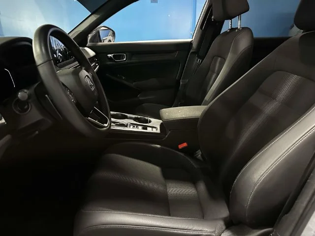 2025 Honda Civic Hatchback Sport - Photo 15