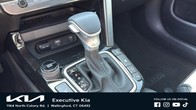 Certified Used 2026 White Kia EX image 18