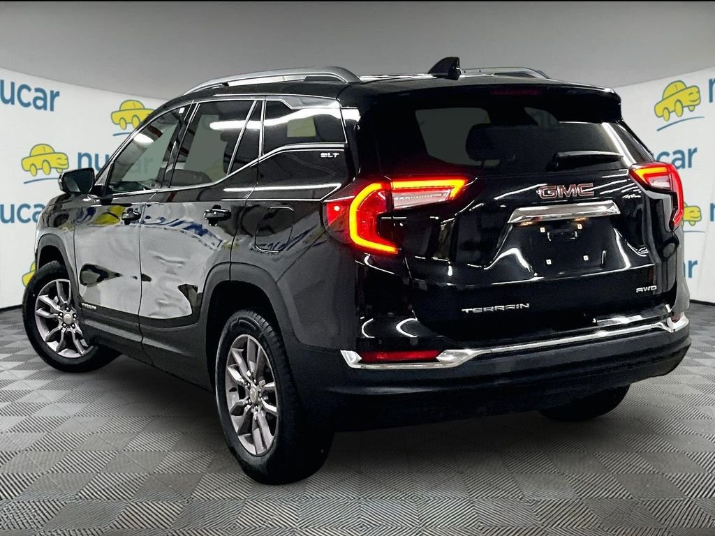 Used 2024 Black GMC SLT image 4