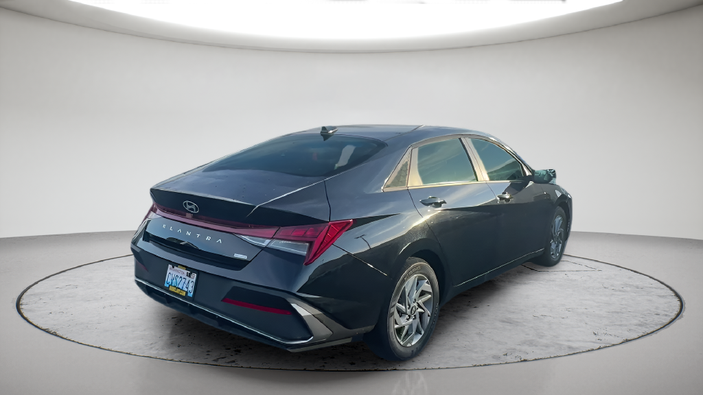 Used 2026 Black Hyundai Blue image 6