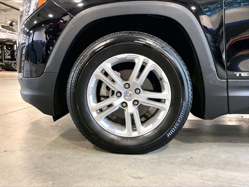 Used 2021 Black GMC SLE image 7
