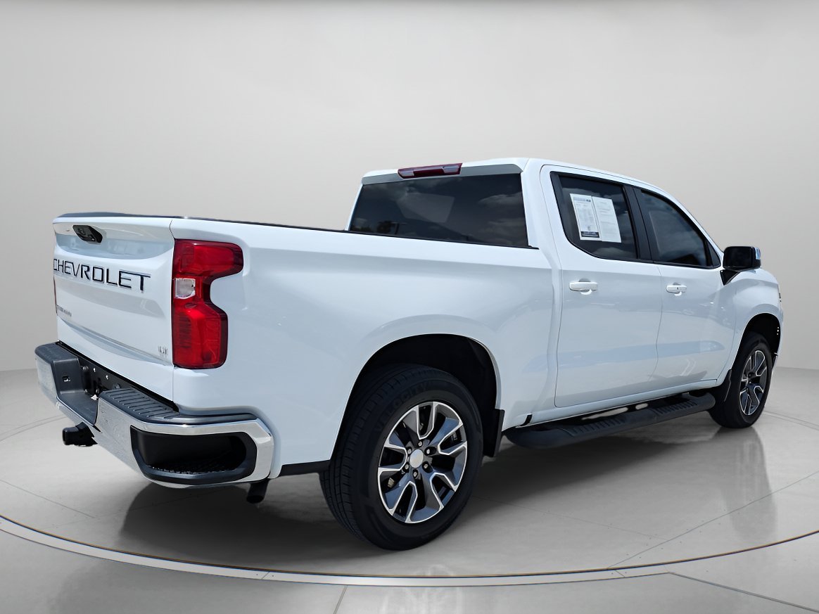 Used 2022 Summit White Chevrolet LT image 3