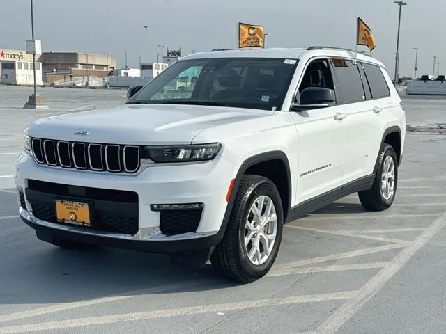 Used 2023 White Jeep Limited image 4