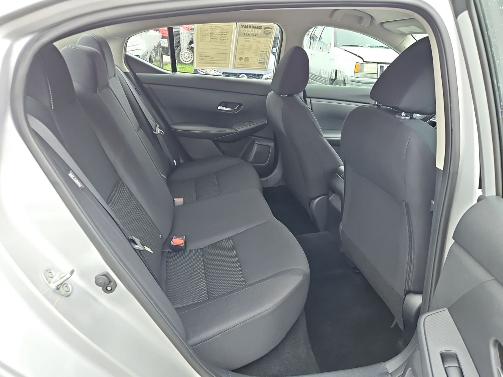 Used 2022 Silver Nissan S image 38