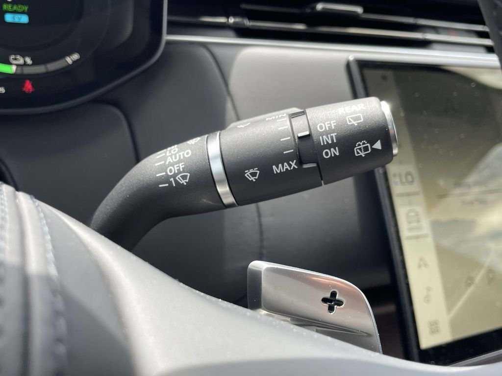 New 2026 Carpathian Grey Land Rover SE image 39