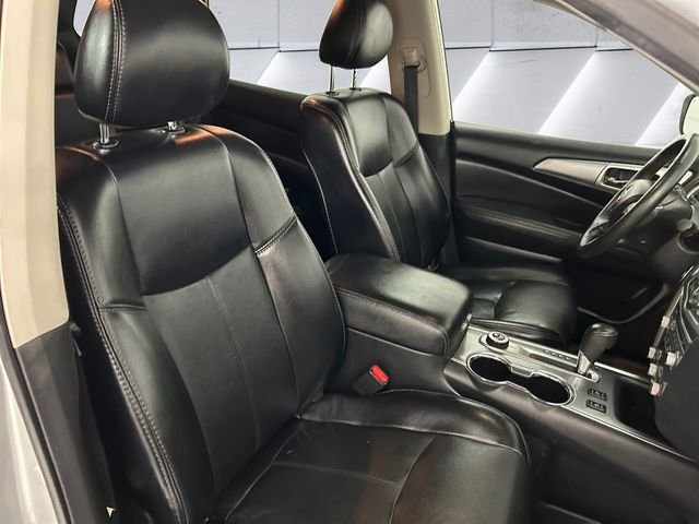 Used 2020 Silver Nissan SL image 14