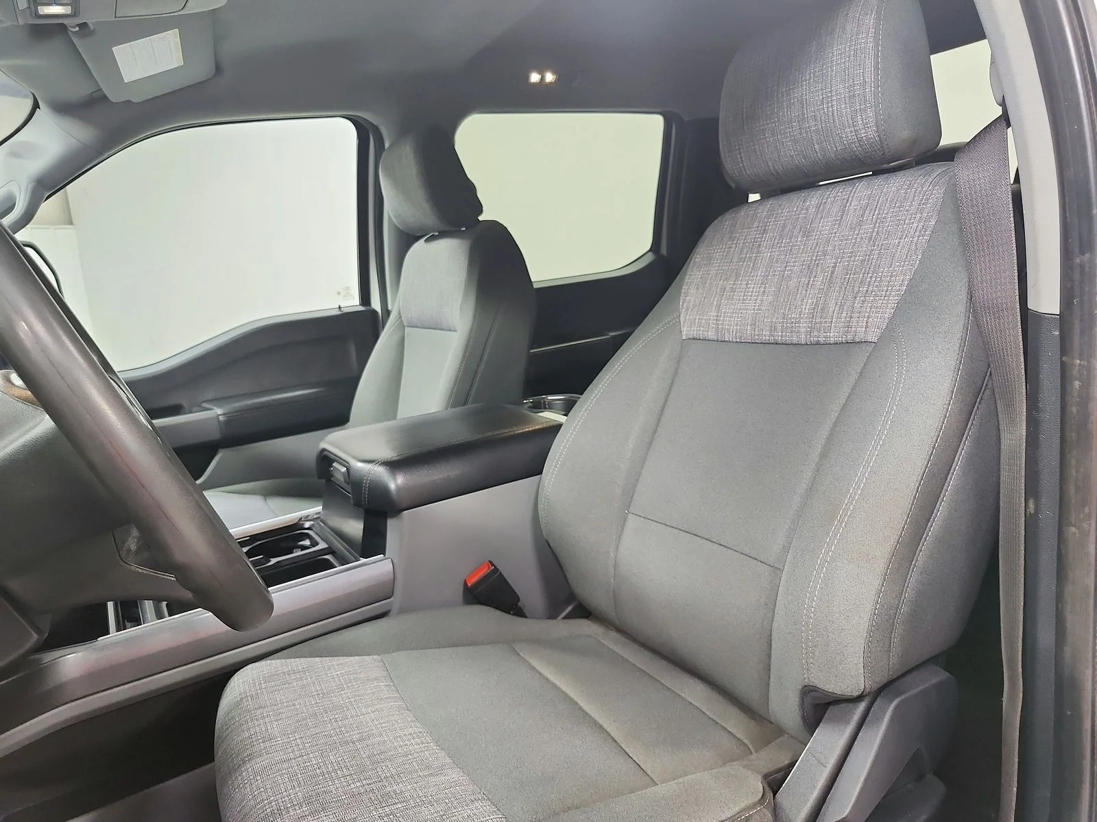 Used 2023 White Ford XLT image 10
