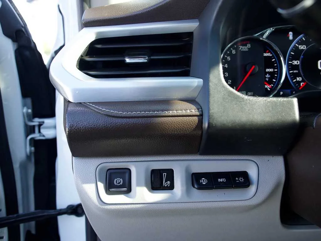 2023 GMC Acadia SLT - Photo 18
