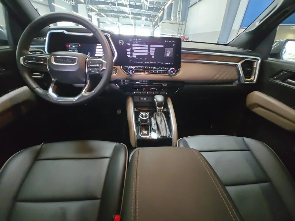 Certified Used 2026 Glacier Metallic GMC Denali image 27