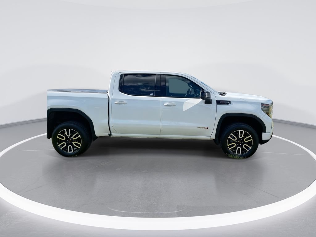 Used 2023 White GMC AT4 image 9