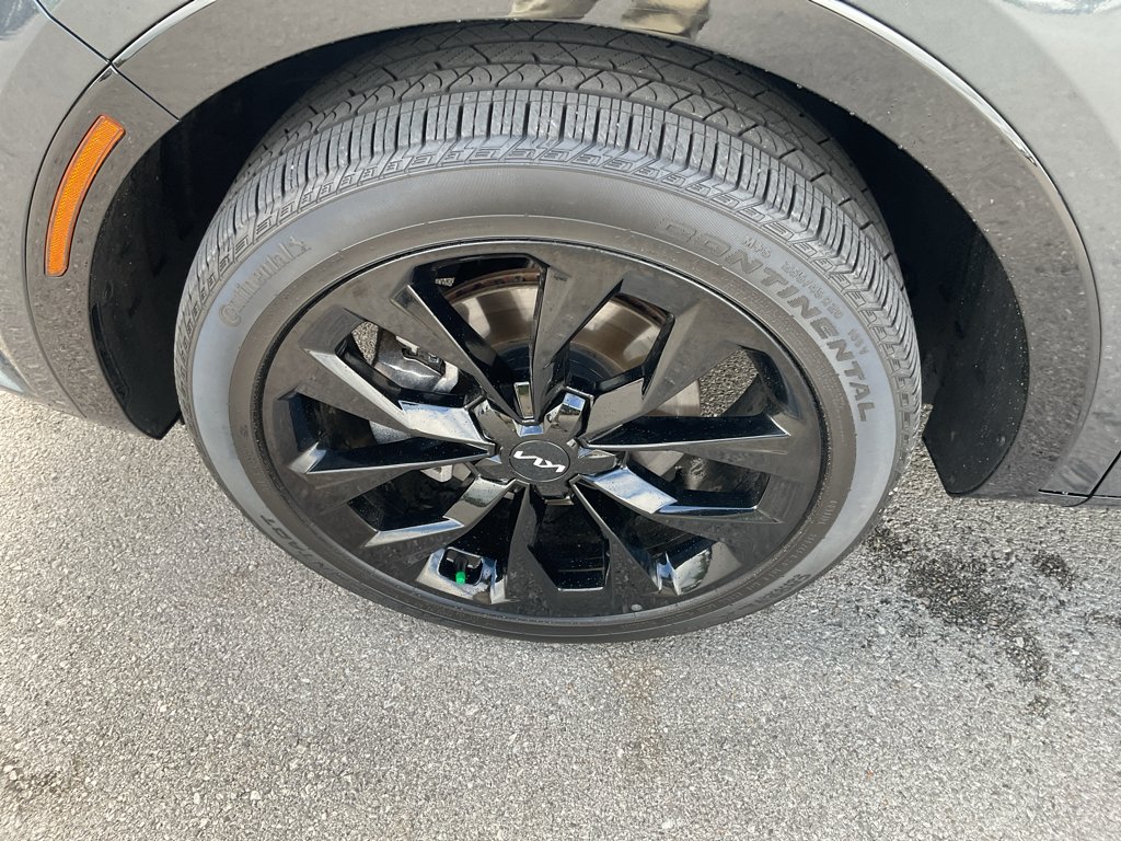 Used 2023 Gravity Grey Kia SX image 6