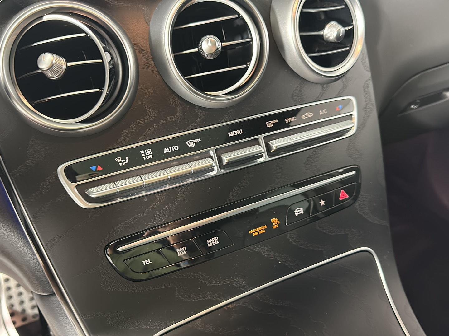 Used 2023 Polar White Mercedes-Benz GLC 300 image 21