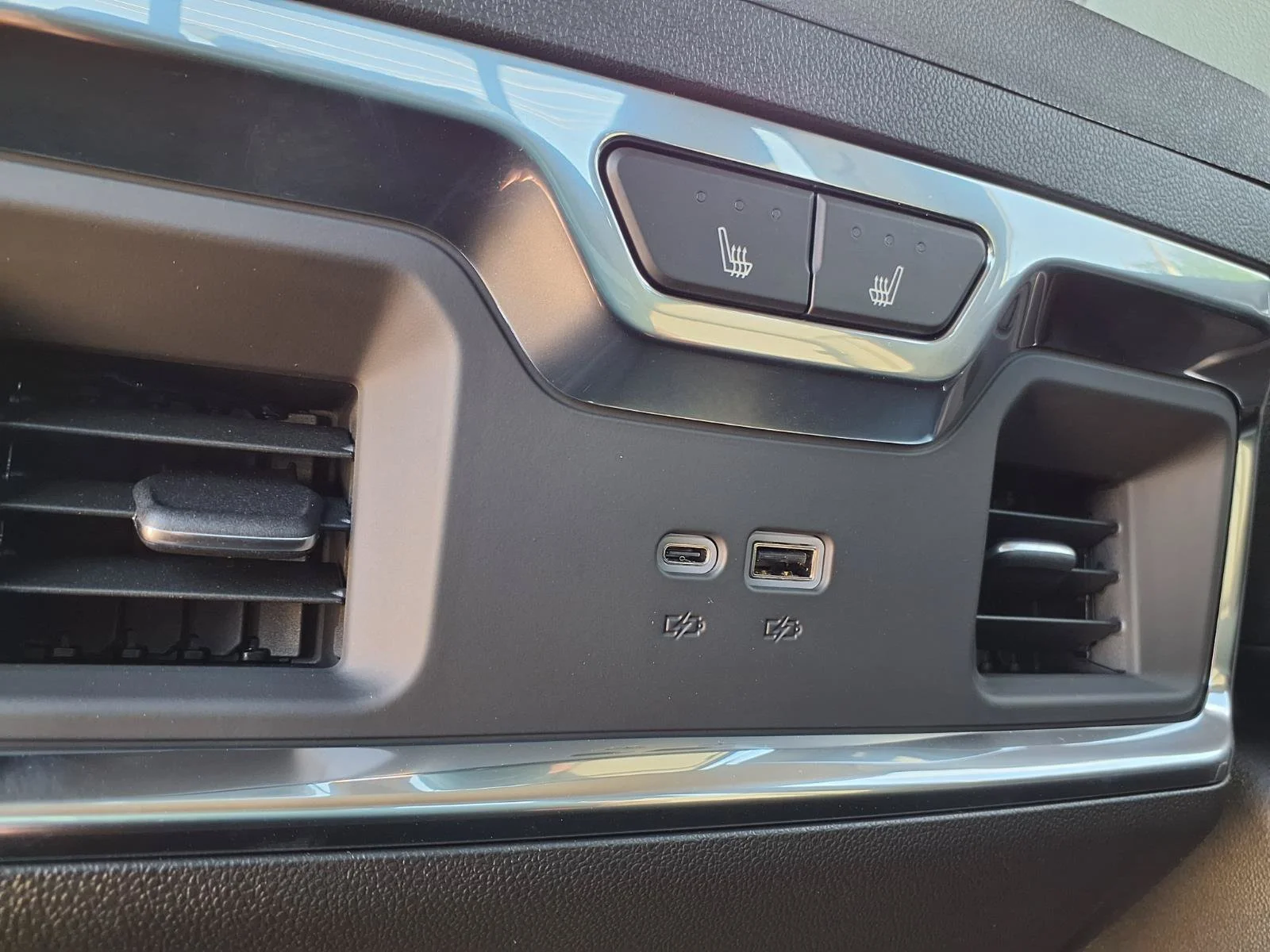 New 2026 Onyx Black GMC SLT image 18