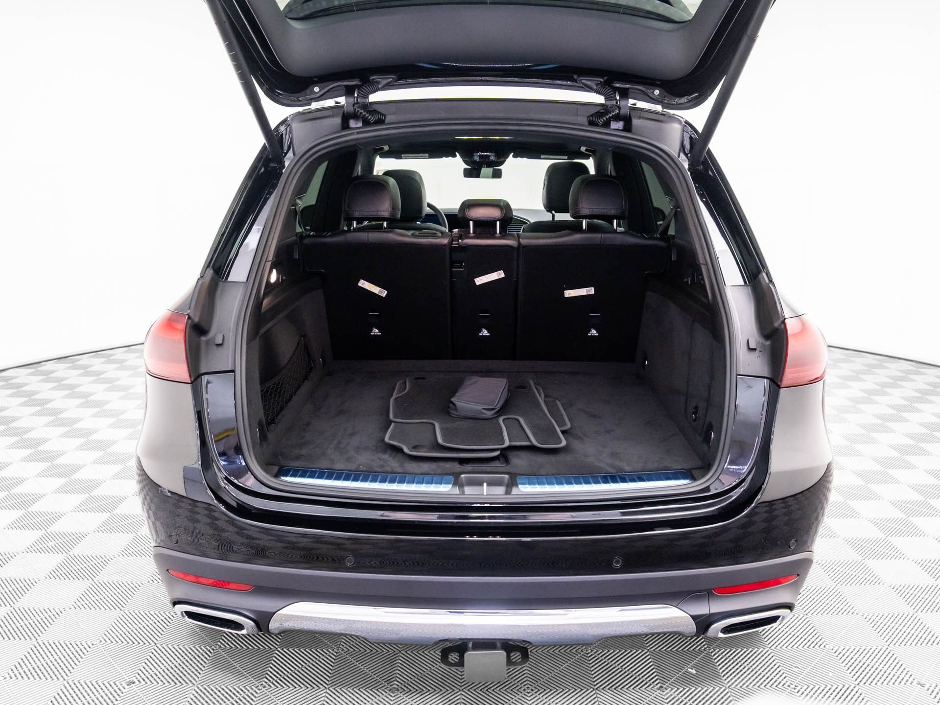 New 2026 Obsidian Black Metallic Mercedes-Benz GLE 350 image 28